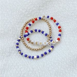 I ONLY HAVE THE BLACK LETTERS USA bracelet set